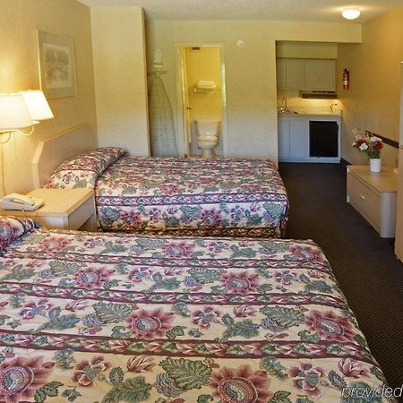 Americas Best Value Inn - Chesapeake Room photo